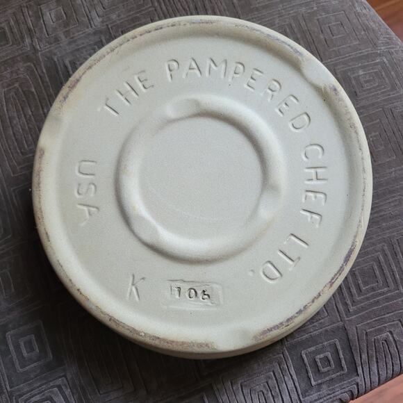 Pampered Chef Round Stoneware Baking Dish Mini Baker 8" k 106 USA - Picture 2 of 3
